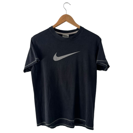 Vintage 2000's Nike T-shirt - S