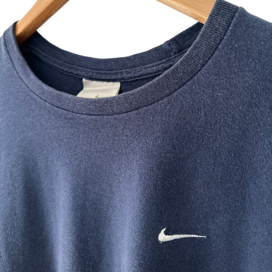 Vintage 2000's Nike Mini Swoosh T-shirt - M